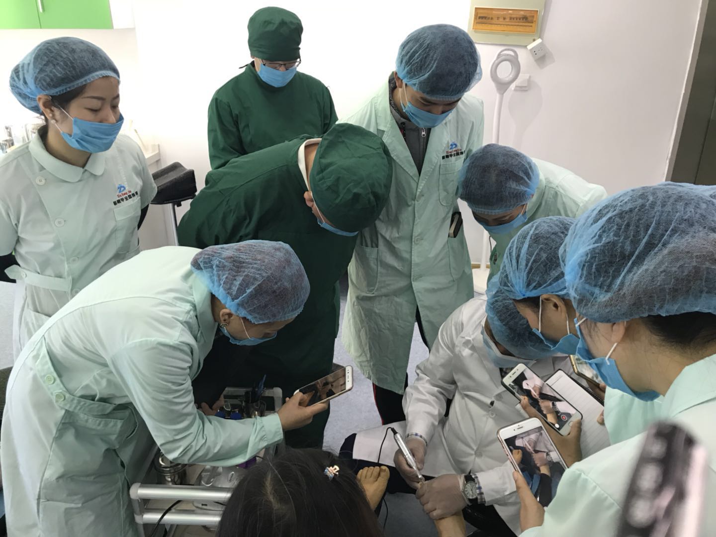 想开灰指甲连锁店,学习治灰指甲需要多久?