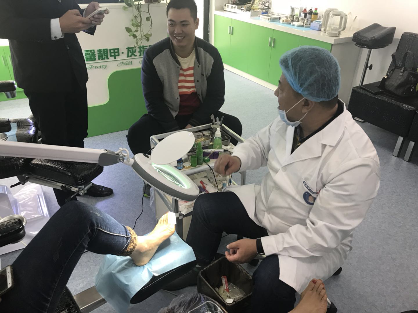 灰指甲厂家连锁店的投资与利润