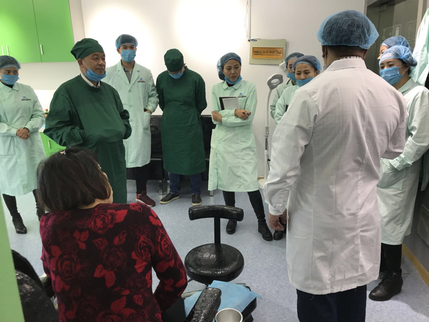 馨靓甲灰指甲的投资加盟成本是多少？