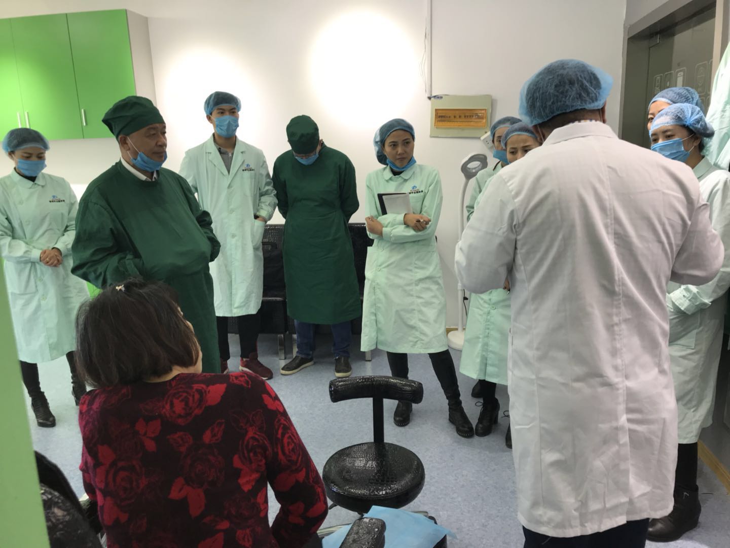 开灰指甲加盟店挣钱有好办法吗?