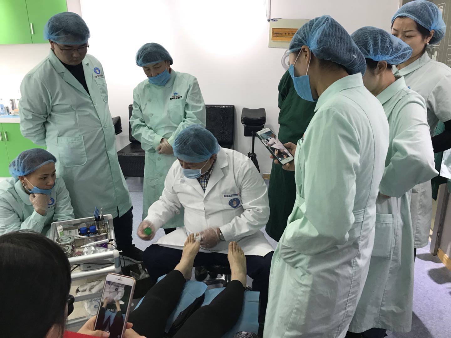 灰指甲加盟品牌:屹立不倒13年的馨靓甲带你致富