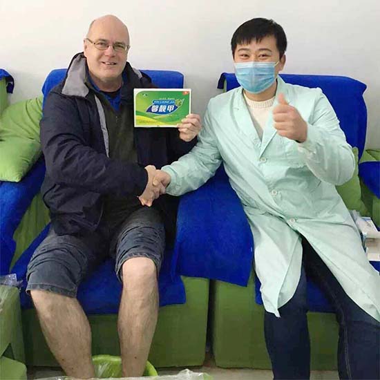 该如何选择创业加盟项目 馨靓甲全程扶持