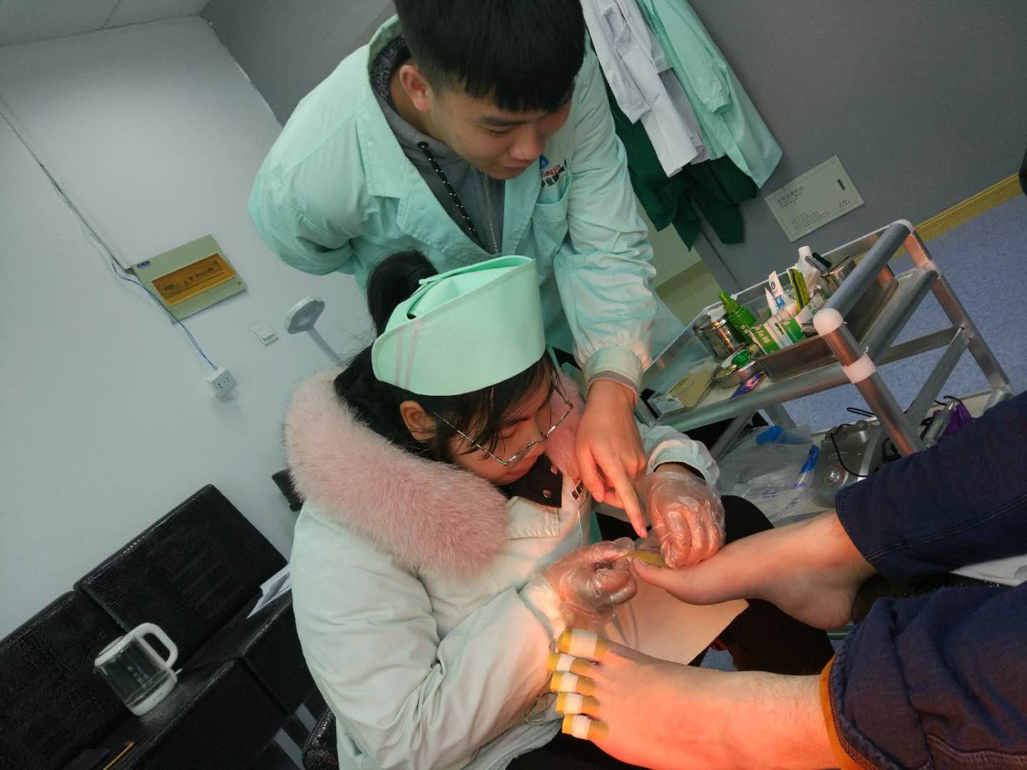 灰指甲自己会痊愈吗