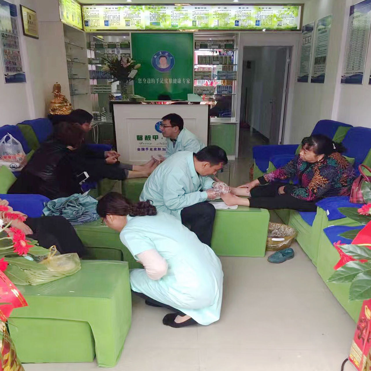 馨靓甲把健康带给工友