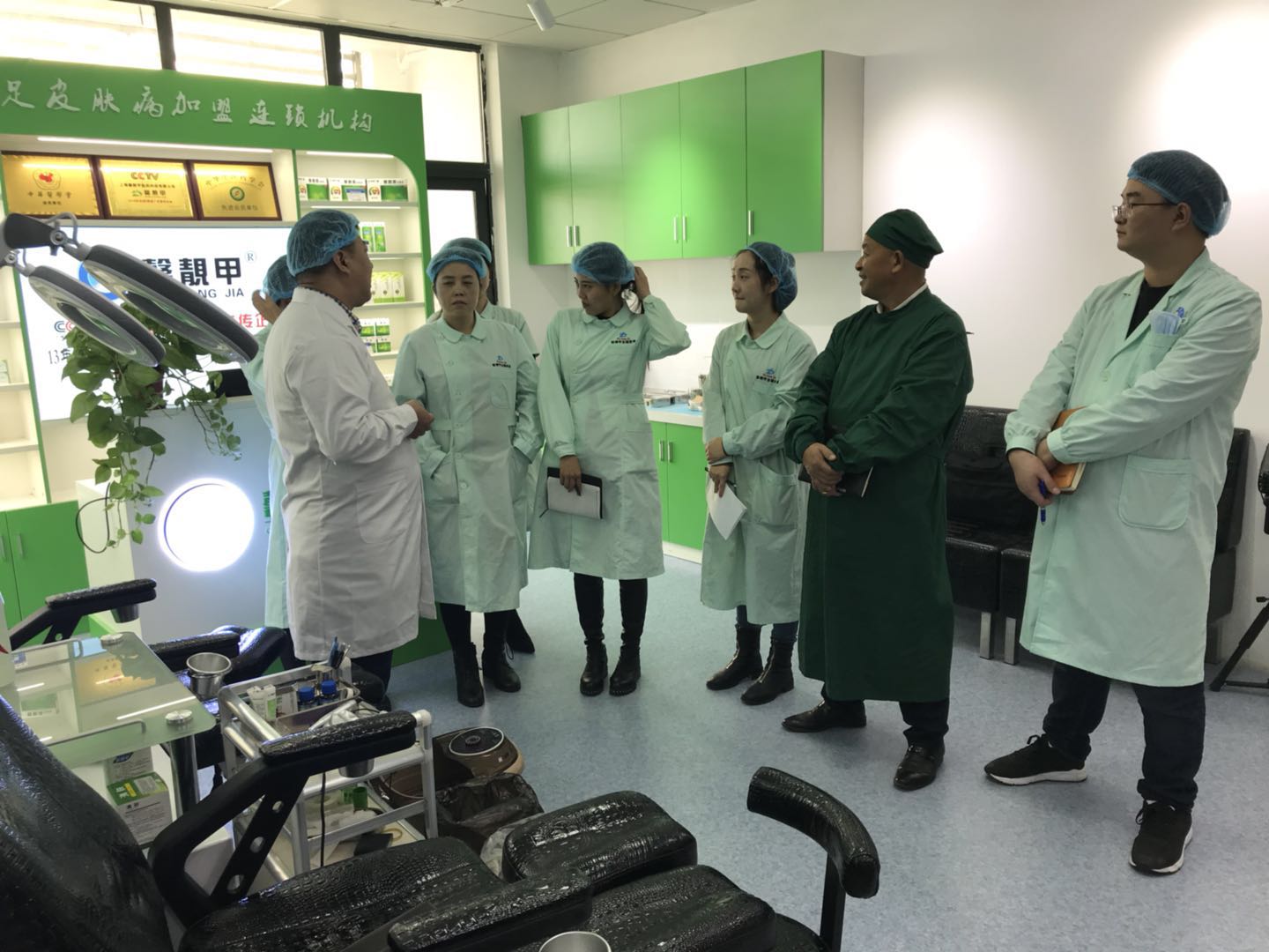 加盟馨靓甲灰指甲连锁 90后美女立足上海