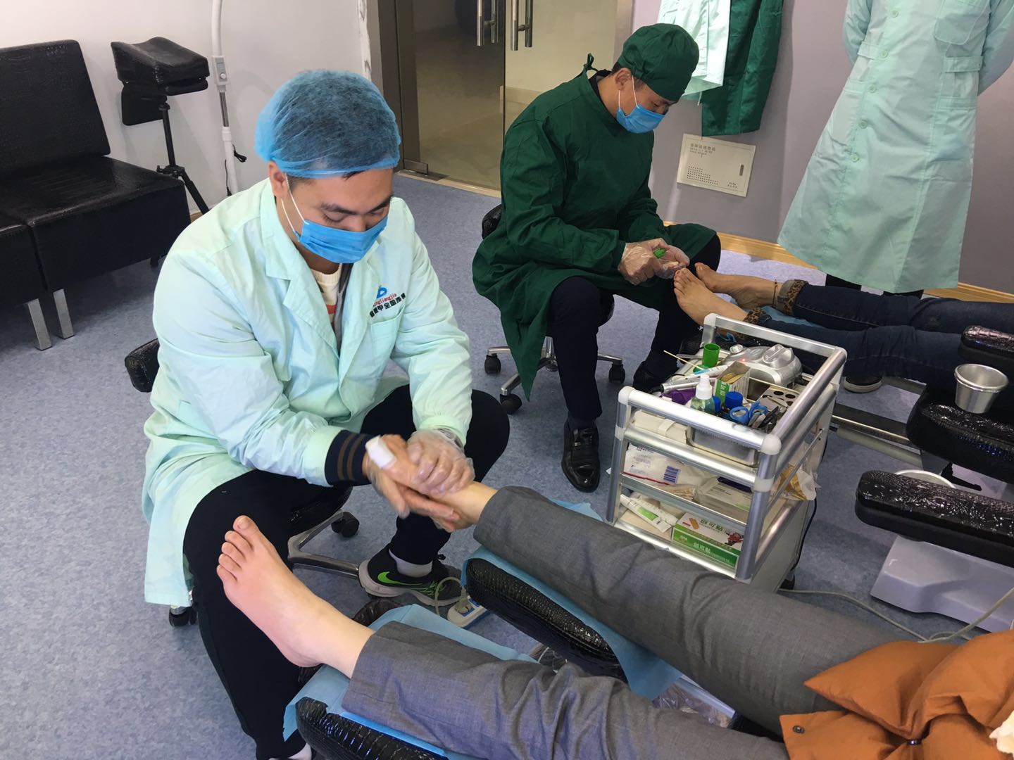 加盟馨靓甲手足健康连锁需要什么条件?