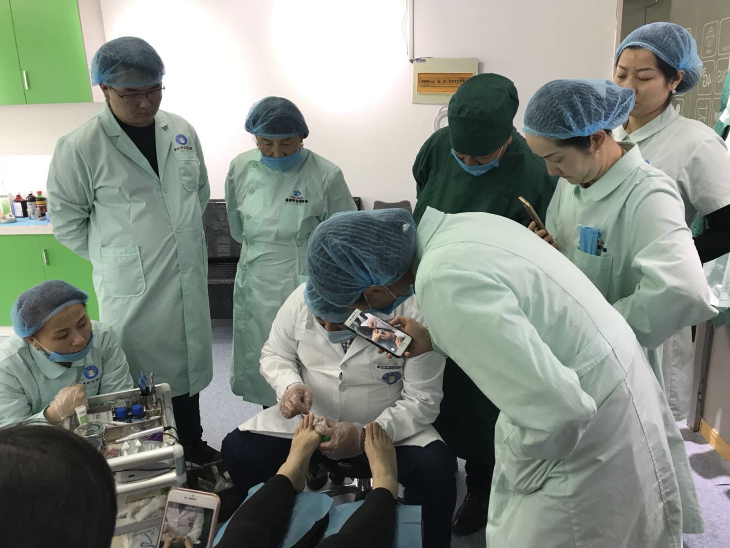 馨靓甲专业修脚项目加盟 您创富路上的好伙伴